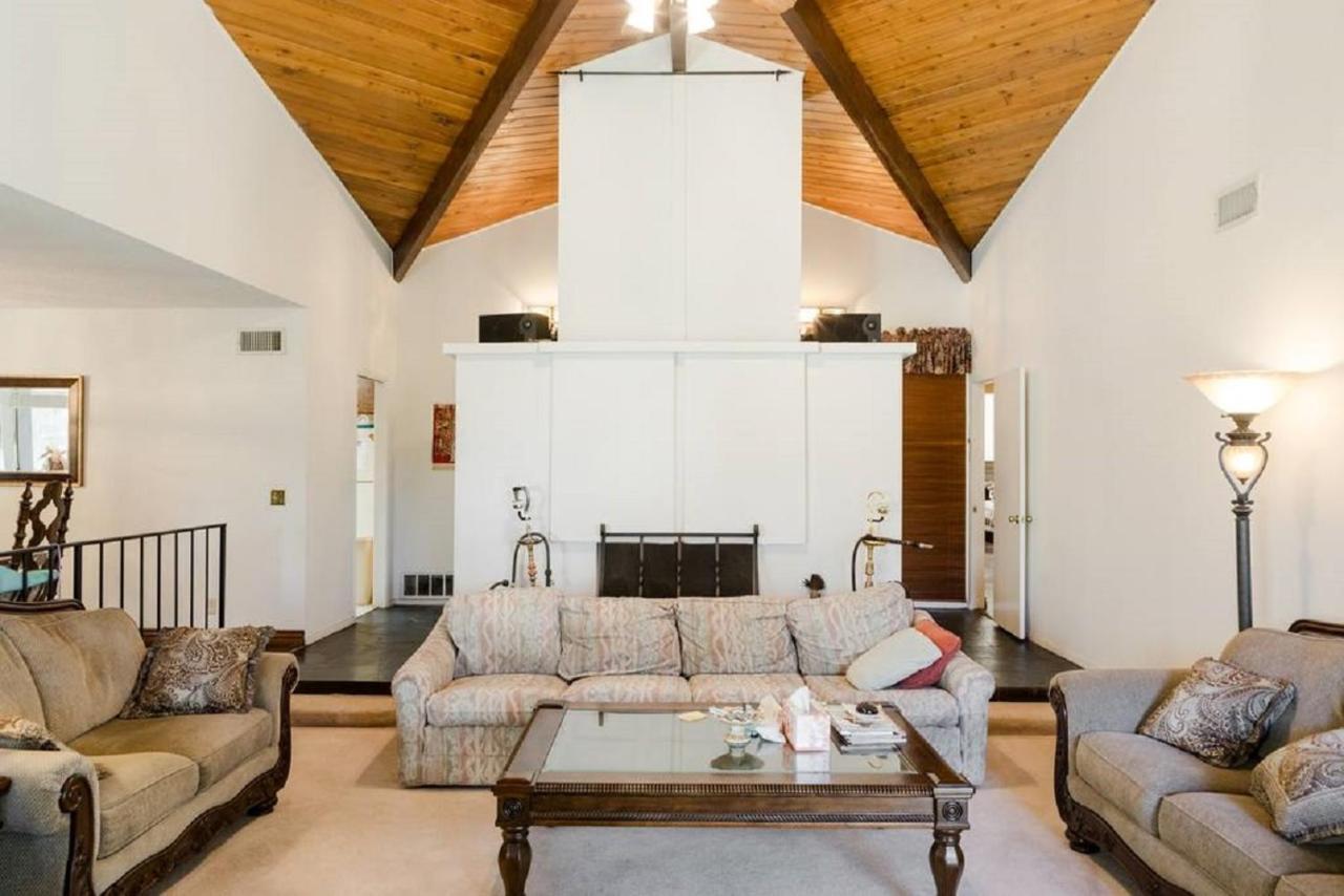 Beautiful House With Fantastic View In Azusa Exterior photo